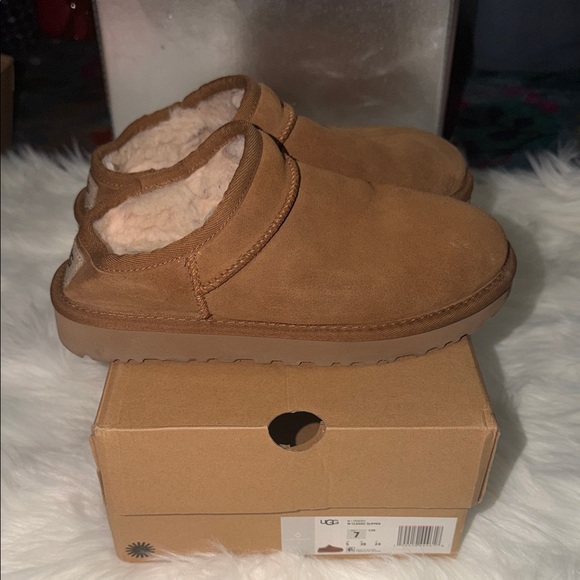 UGG Chestnut Classic Slippers Size 7 - Picture 3 of 4
